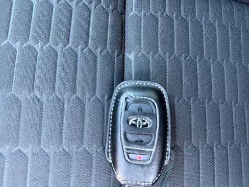 Used 2025 Toyota GR86 w/ ALL Weather Mat Package (TMS) RWD image 31