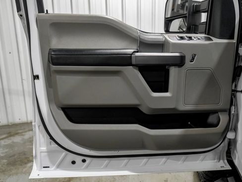 Used 2022 Ford F250 XLT w/ Black Appearance Package AWD/4WD image 41