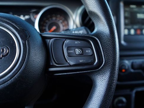 Used 2018 Jeep Wrangler Unlimited Sport AWD/4WD image 33