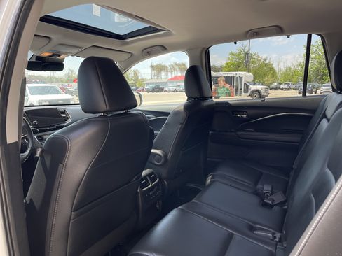 Used 2022 Honda Pilot Black Edition image 11