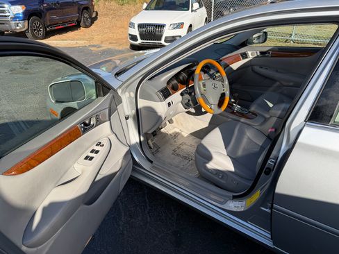 Used 2005 Lexus ES 330 image 8