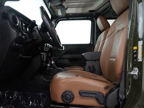 Used 2022 Jeep Wrangler Unlimited Sahara w/ Cold Weather Group image 23