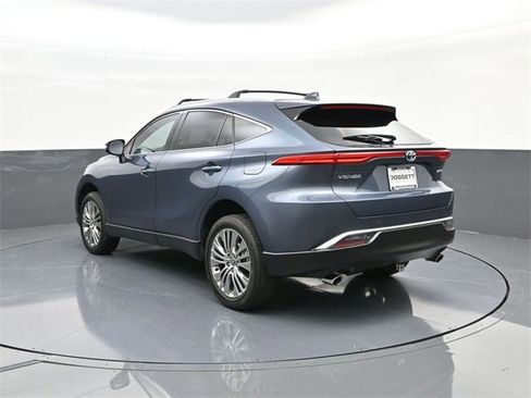 Used 2023 Toyota Venza Limited image 19