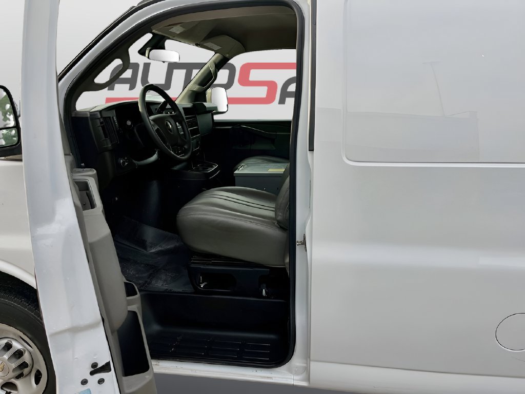 Used 2024 Chevrolet Express 2500 RWD image 19