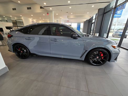 New 2026 Honda Civic Type R image 2