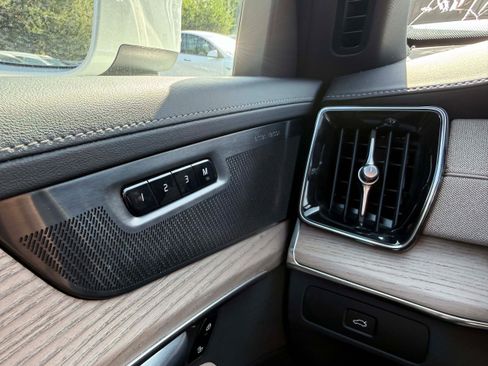 Certified 2026 Volvo XC90 B6 Plus AWD/4WD image 16