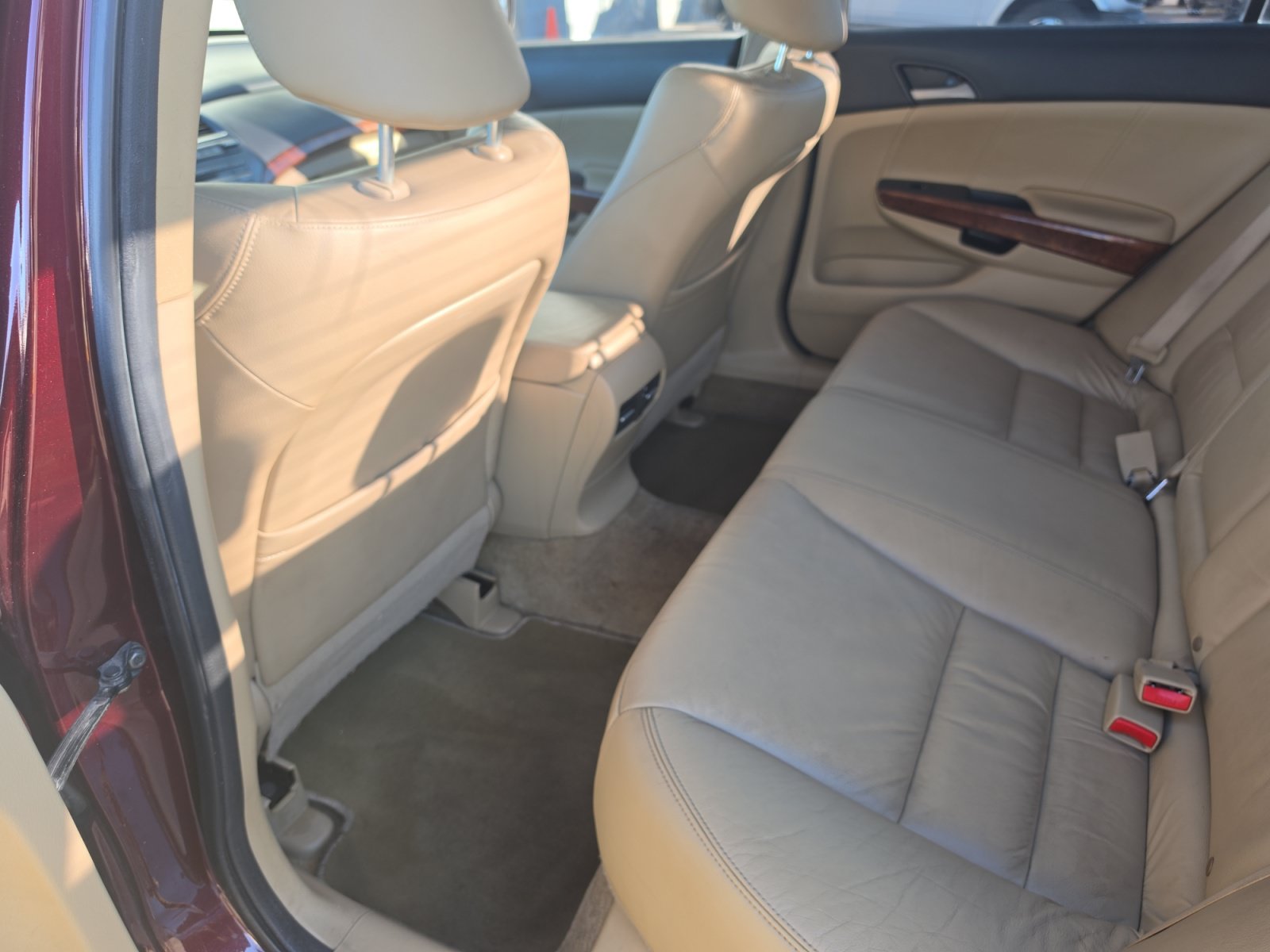 Used 2011 Honda Accord EX-L image 24