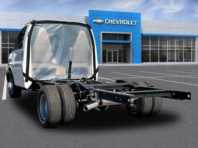 New 2026 Chevrolet Express 3500 w/ Power Convenience Package RWD image 3