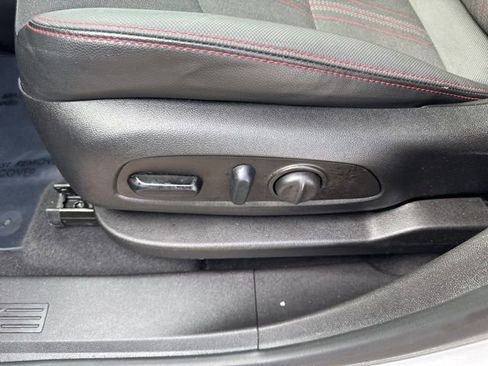 Used 2023 Chevrolet Equinox RS AWD/4WD image 27