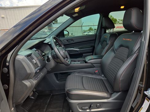 Used 2024 Nissan Pathfinder Rock Creek AWD/4WD image 10