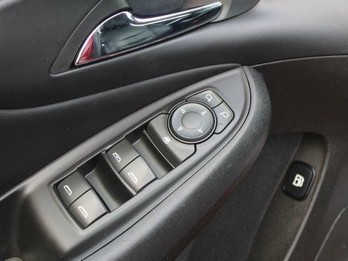 Used 2019 Chevrolet Volt LT w/ Power Convenience Package FWD image 23