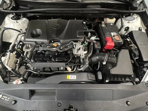 Used 2018 Toyota Camry LE FWD image 23
