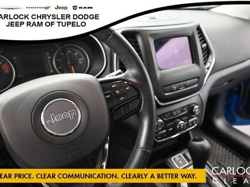 Used 2020 Jeep Cherokee Latitude Plus FWD image 18