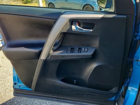 Used 2018 Toyota RAV4 XLE image 36