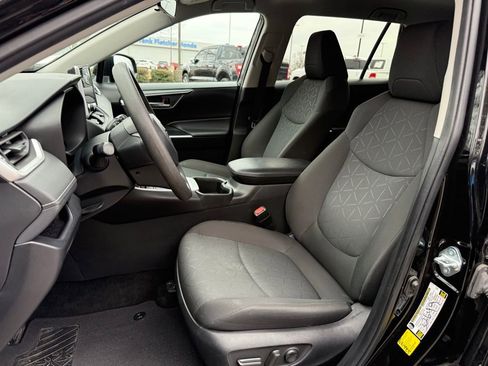 Used 2024 Toyota RAV4 XLE image 27