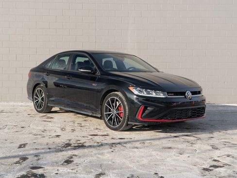 Certified 2025 Volkswagen Jetta GLI Autobahn image 9