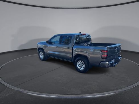 Used 2024 Nissan Frontier SV image 11