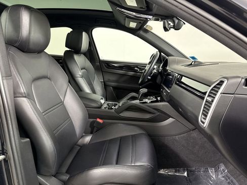 Certified 2021 Porsche Cayenne image 23