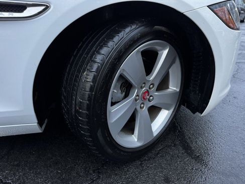 Used 2017 Jaguar XF image 41