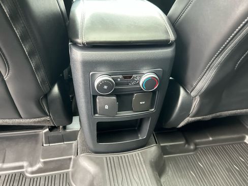 Used 2021 Ford Explorer XLT w/ Equipment Group 202A image 25