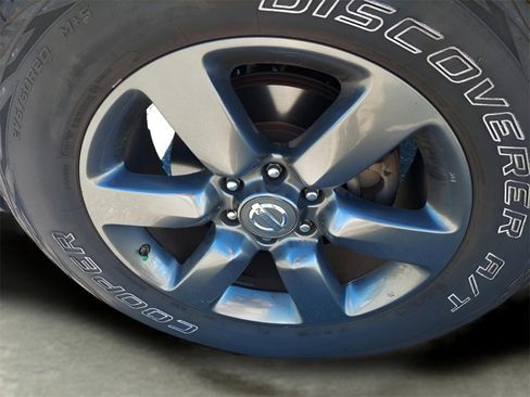 Used 2015 Nissan Titan SV w/ SV Value Truck Package image 14