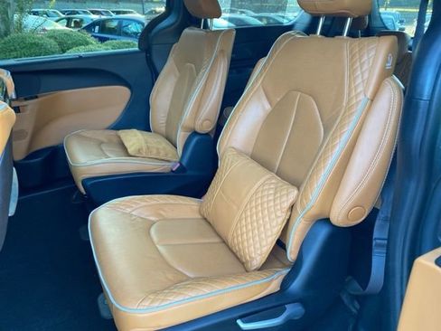 Used 2023 Chrysler Pacifica Pinnacle image 21