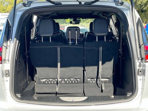 Certified 2024 Chrysler Pacifica Premium image 27