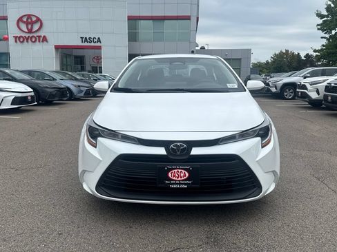 Used 2024 Toyota Corolla LE FWD image 2