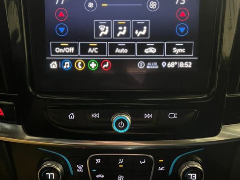Used 2021 Chevrolet Traverse LT FWD image 15