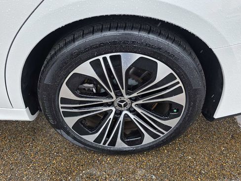 Used 2025 Mercedes-Benz E 450 4MATIC Sedan image 8