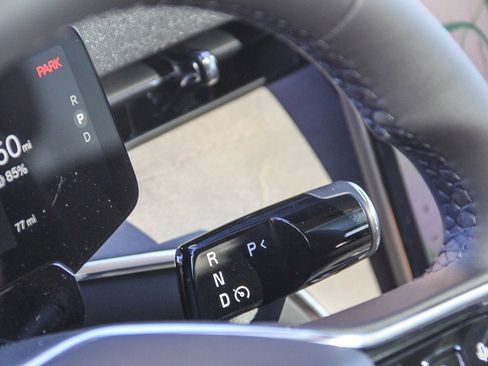 New 2025 Volvo EX90 Plus image 19