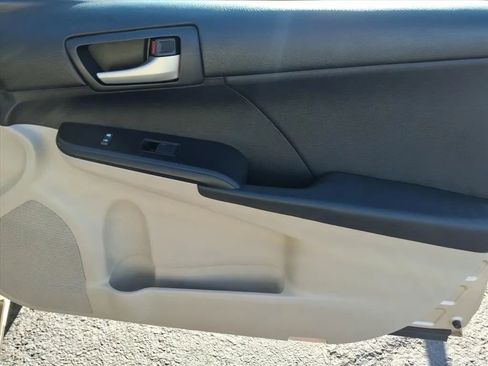 Used 2012 Toyota Camry LE image 11