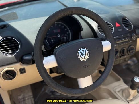 Used 2006 Volkswagen Beetle Convertible w/ Package 1 FWD image 17