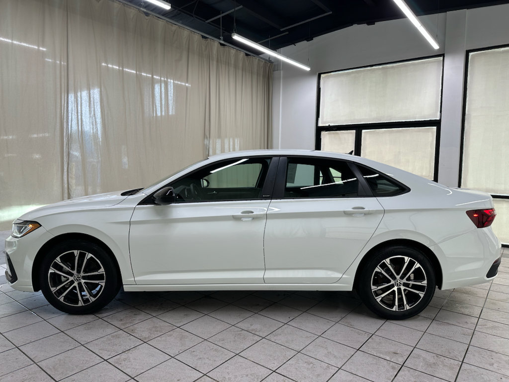 Used 2025 Volkswagen Jetta Sport FWD image 10