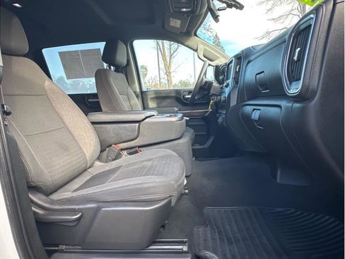 Used 2020 Chevrolet Silverado 2500 LT w/ Z71 Off-Road Package image 11