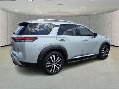 Used 2024 Nissan Pathfinder Platinum w/ Cargo Package
