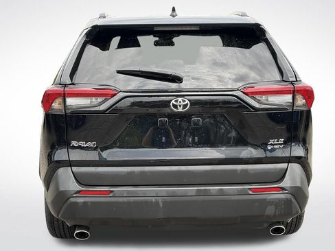 Used 2025 Toyota RAV4 XLE AWD/4WD image 8