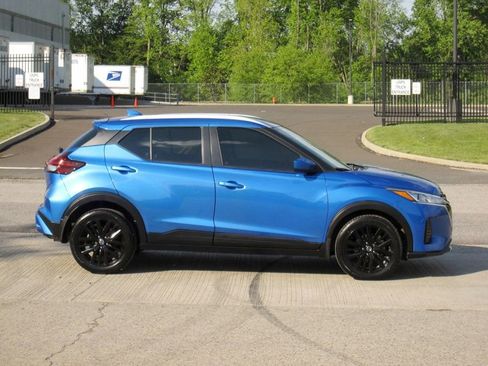 Used 2021 Nissan Kicks SV FWD image 9