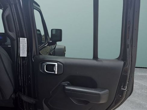 Used 2024 Jeep Wrangler Unlimited Sport AWD/4WD image 19