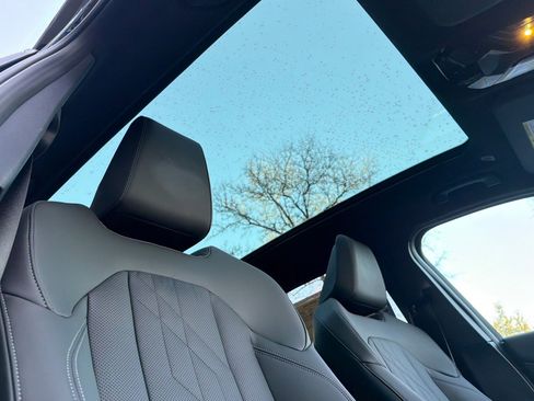 Used 2025 BMW X3 xDrive30i w/ Convenience Package image 21