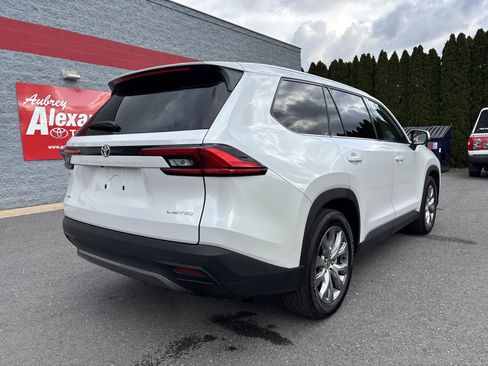Certified 2024 Toyota Grand Highlander Limited image 3