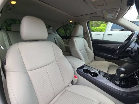 Used 2017 INFINITI Q50 Sport w/ Cargo Package (L95) RWD image 16