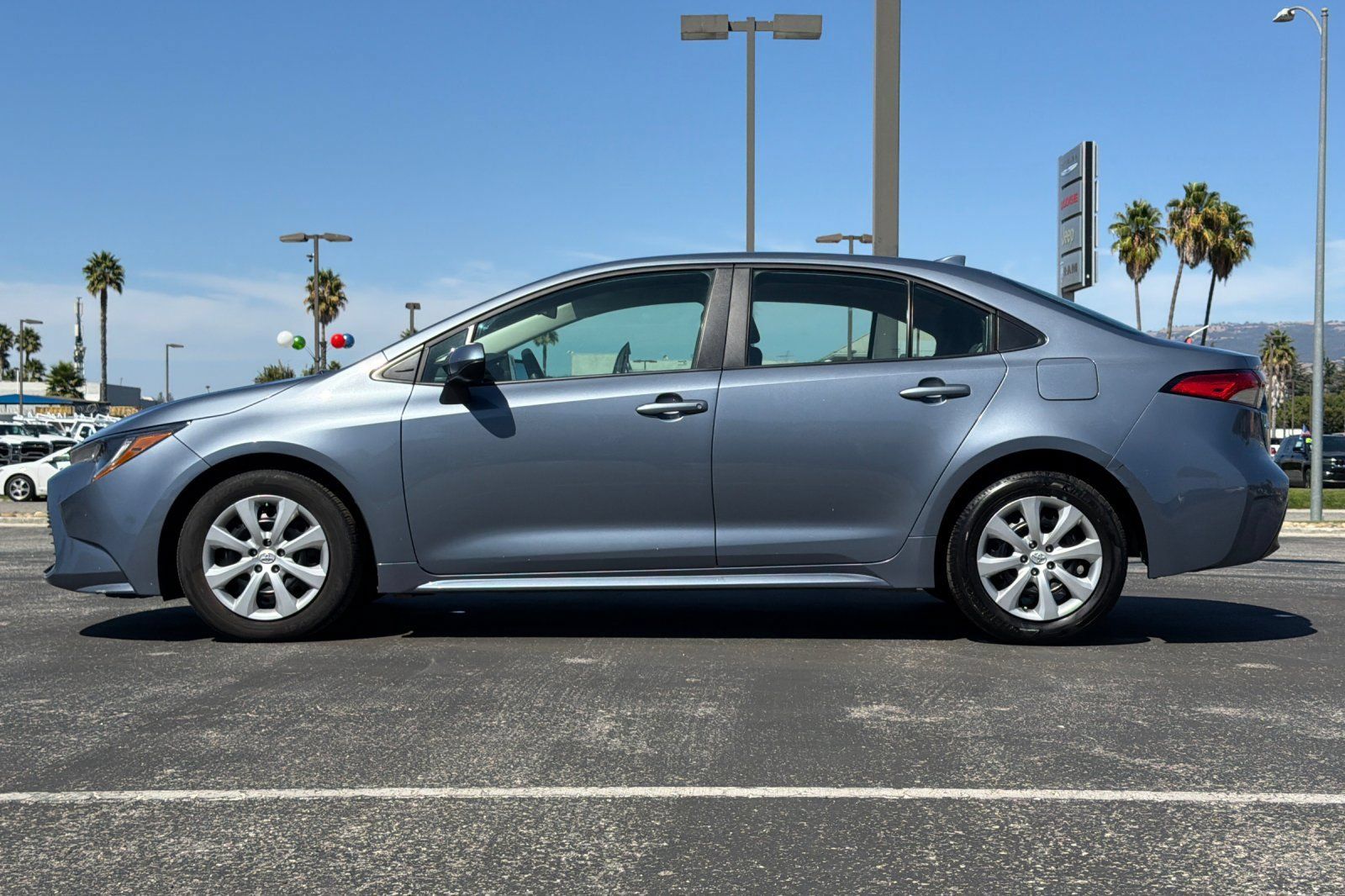 Used 2025 Toyota Corolla LE FWD image 7