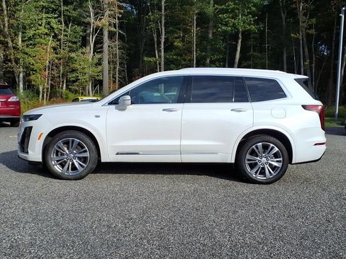 Used 2024 Cadillac XT6 Premium Luxury image 17