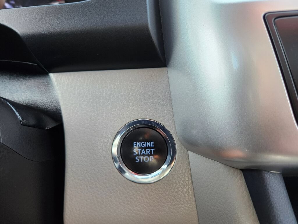 Used 2015 Toyota Highlander XLE AWD/4WD image 32
