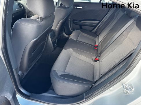 Used 2019 Dodge Charger SXT image 12