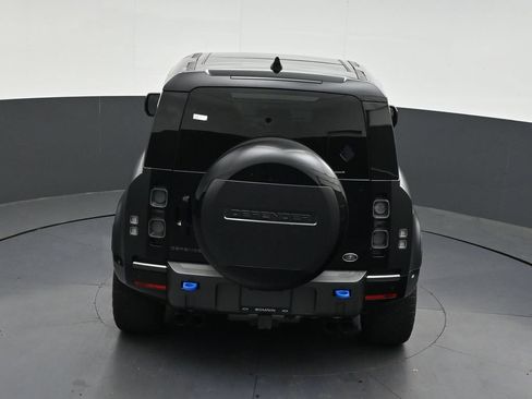 Used 2023 Land Rover Defender 90 V8 AWD/4WD image 17
