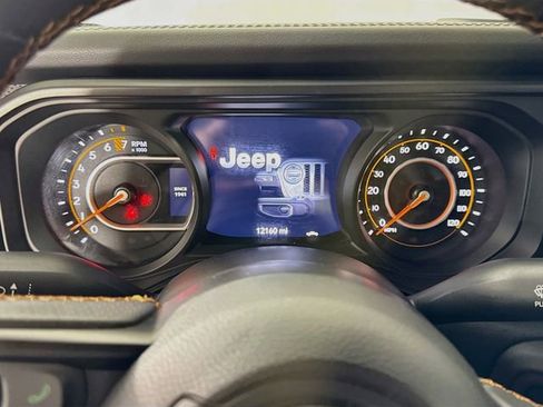 Used 2024 Jeep Gladiator Mojave w/ Convenience Group AWD/4WD image 12
