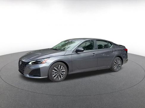 Used 2026 Nissan Altima 2.5 SV FWD image 8