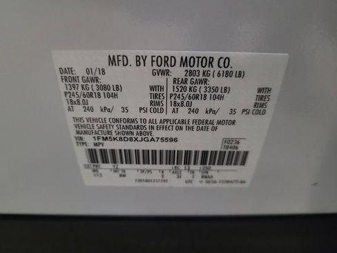 Used 2018 Ford Explorer XLT image 33